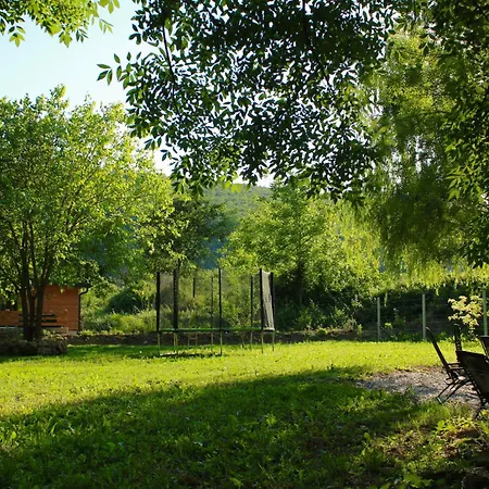 Trebizat Oasis בית נופש *