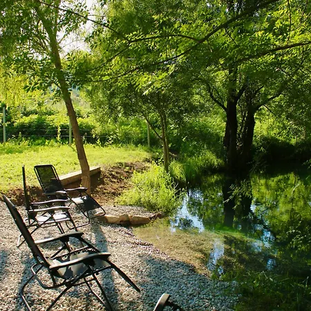 בית נופש Trebizat Oasis *